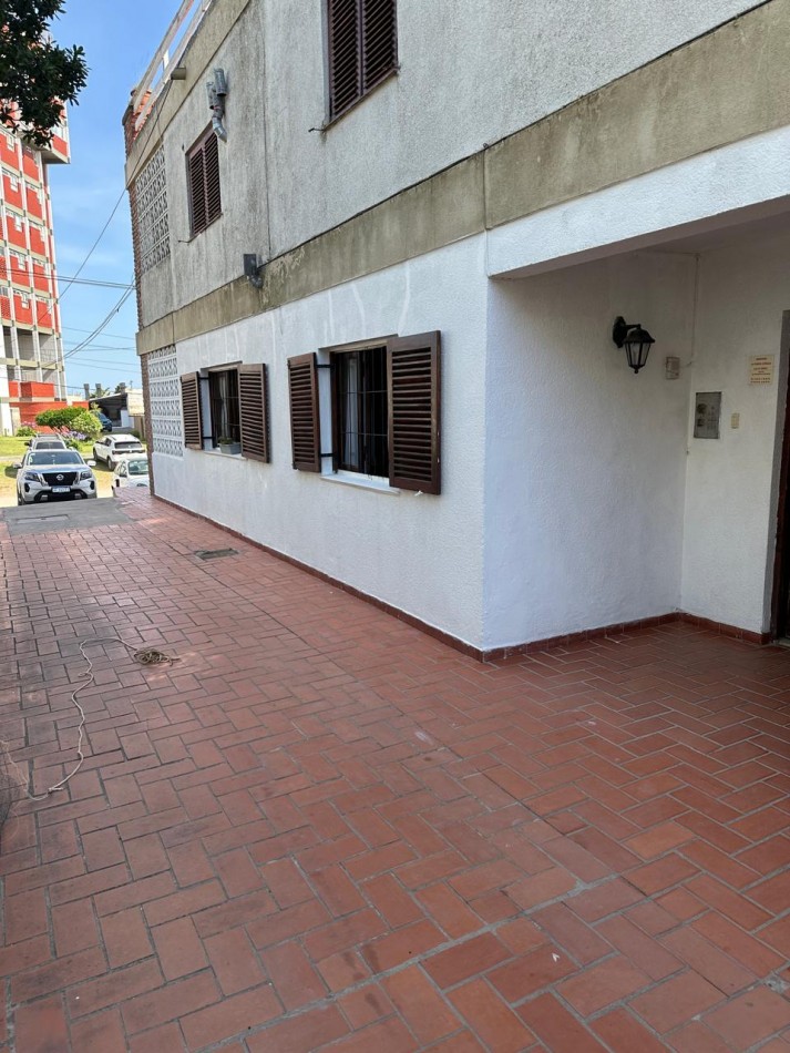 OPORTUNIDAD VENTA  DEPARTAMENTO 3 AMB CON COCHERA A 100 MTS DEL MAR!!