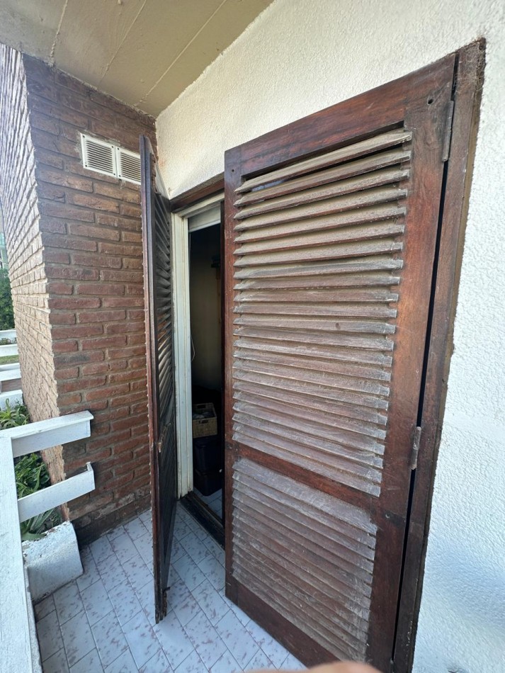 OPORTUNIDAD VENTA  DEPARTAMENTO 3 AMB CON COCHERA A 100 MTS DEL MAR!!