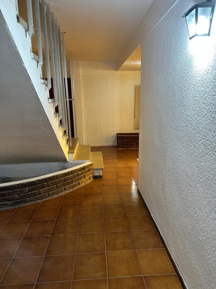 OPORTUNIDAD VENTA  DEPARTAMENTO 3 AMB CON COCHERA A 100 MTS DEL MAR!!