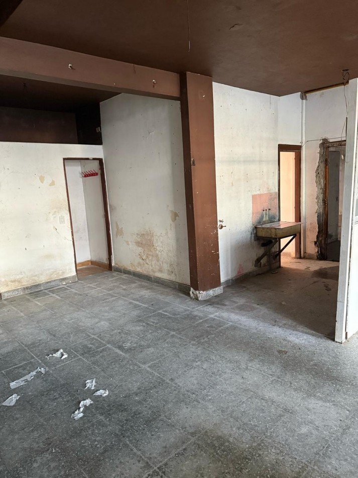 VENTA LOCAL COMERCIAL EN SANTA TERESITA SOBRE AV4