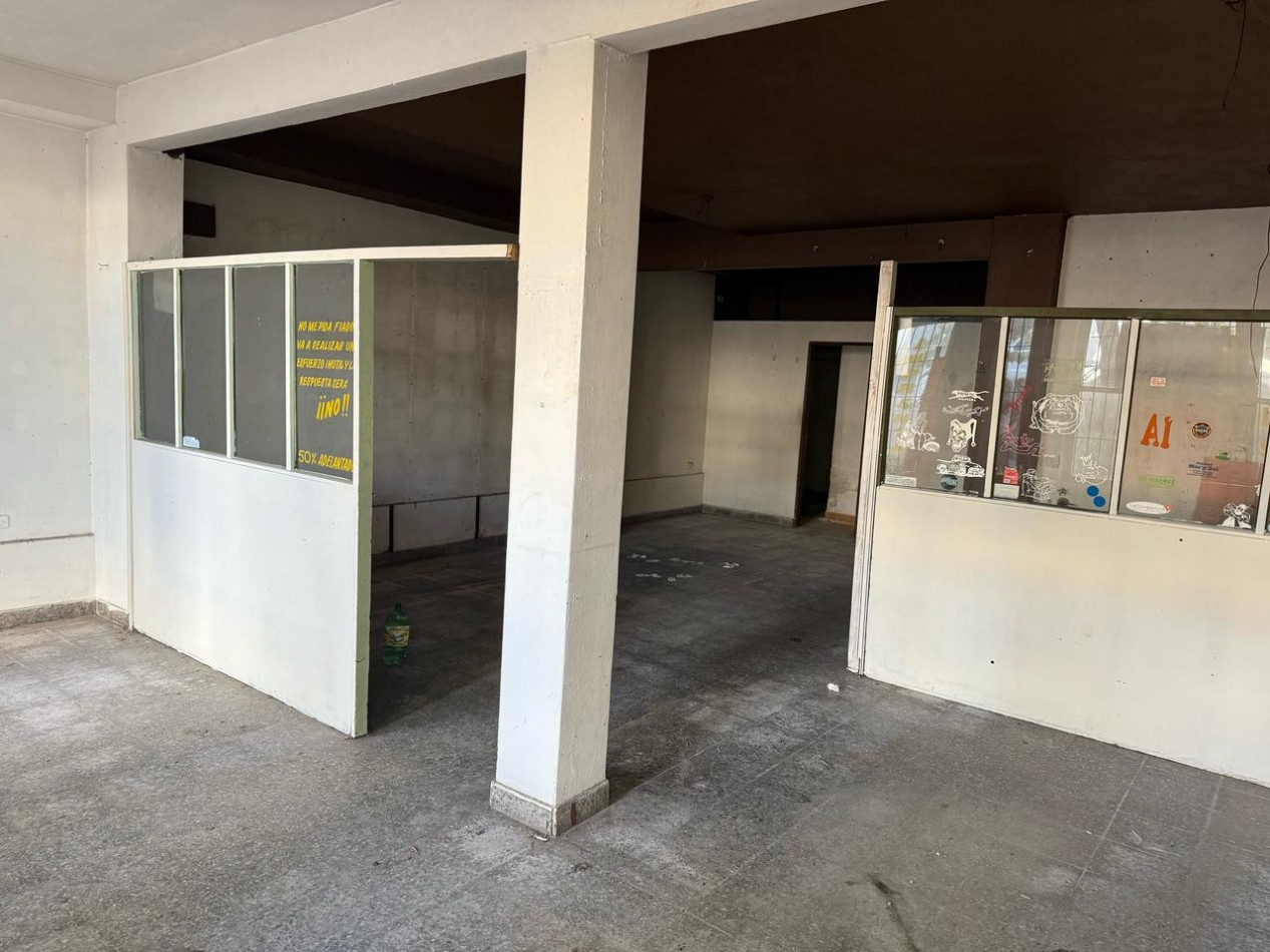 VENTA LOCAL COMERCIAL EN SANTA TERESITA SOBRE AV4