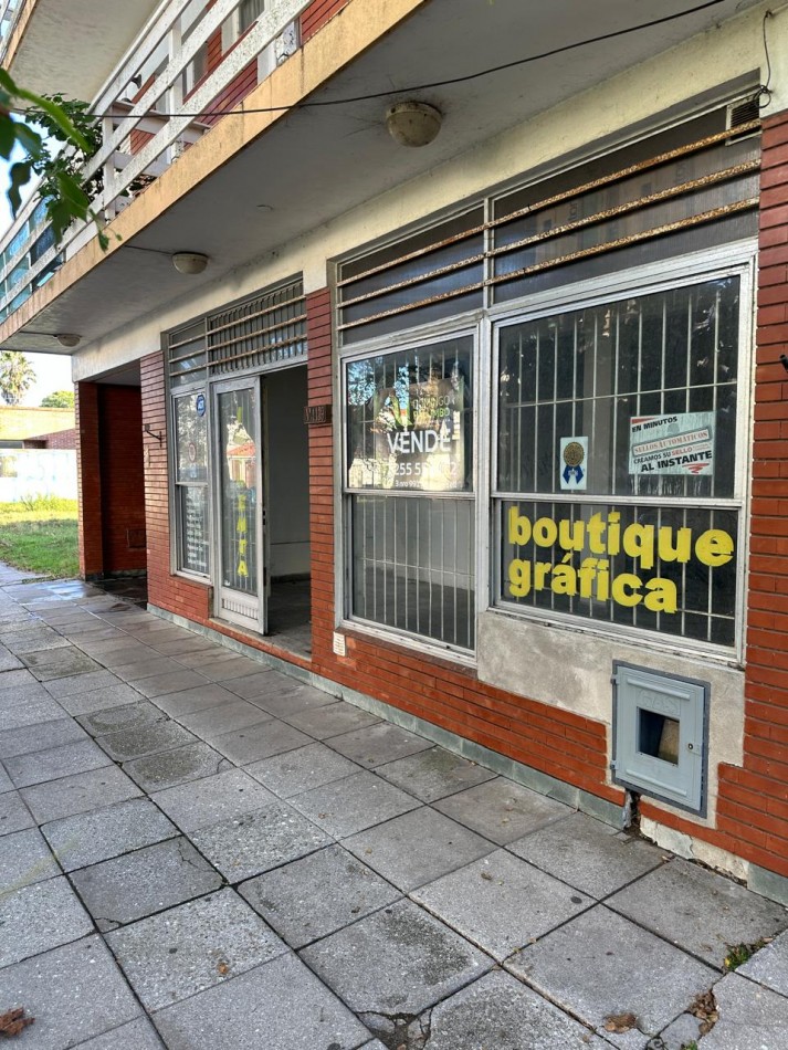 VENTA LOCAL COMERCIAL EN SANTA TERESITA SOBRE AV4