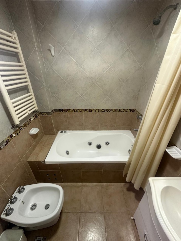 DEPARTAMENTO 2AMBIENTES CON COCHERA EN VILLA GESELL 