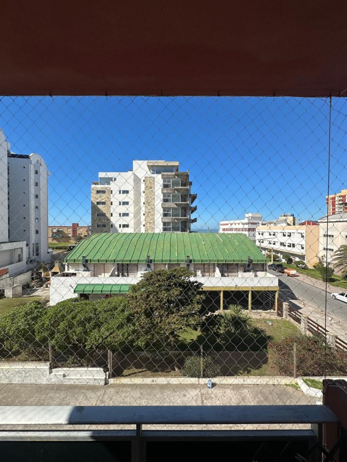 DEPARTAMENTO 2 AMBIENTES ZONA CENTRO CON COCHERA FIJA