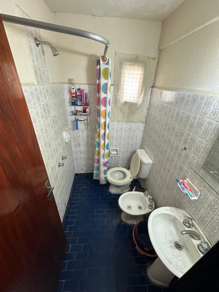 DEPARTAMENTO 2 AMBIENTES ZONA CENTRO CON COCHERA FIJA
