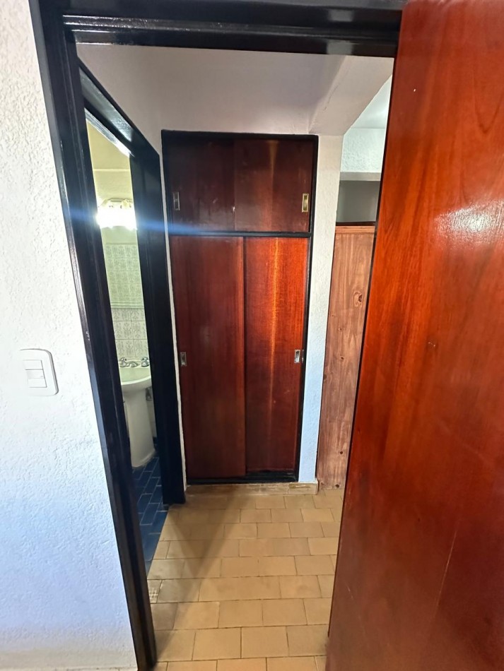 DEPARTAMENTO 2 AMBIENTES ZONA CENTRO CON COCHERA FIJA