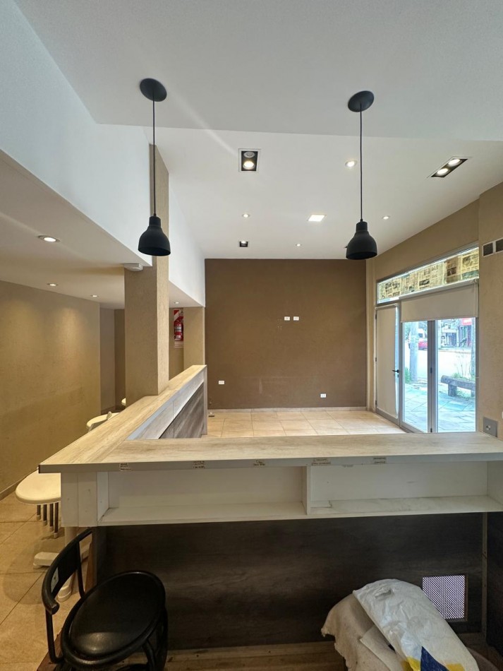 LOCAL COMERCIAL EN ALQUILER EN EL CENTRO DE VILLA GESELL