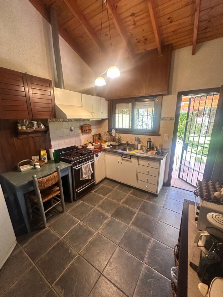 CHALET EN VENTA CON GAS NATURAL EN VILLA GESELL