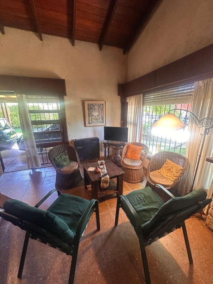 CHALET EN VENTA CON GAS NATURAL EN VILLA GESELL