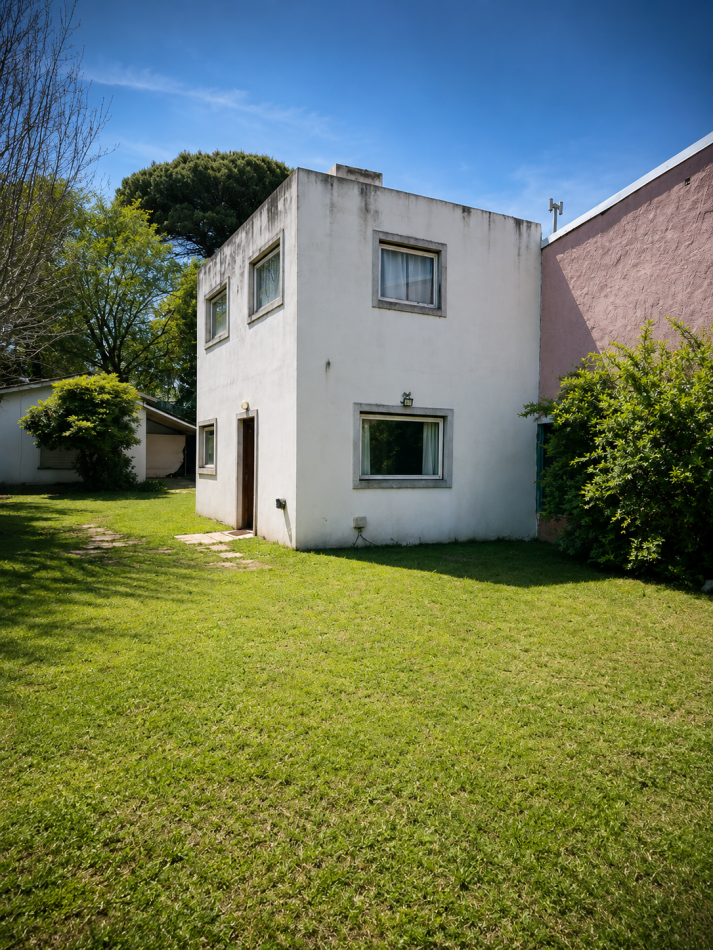 VENTA OPORTUNIDAD CASA CON TERRENO Y GAS NATURAL IDEAL DESARROLLOS