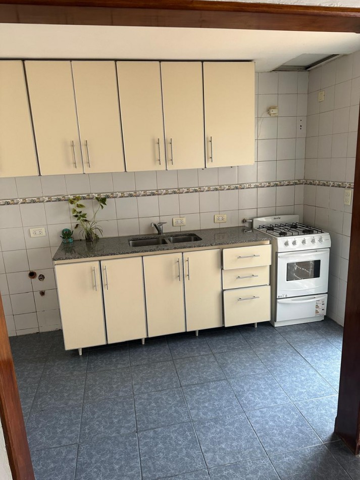  VENTA DUPLEX 3AMBIENTES CON COCHERA Y GAS NATURAL