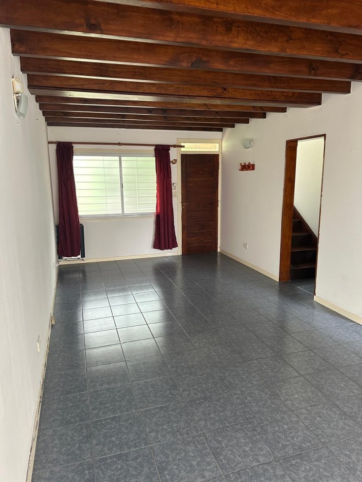  VENTA DUPLEX 3AMBIENTES CON COCHERA Y GAS NATURAL