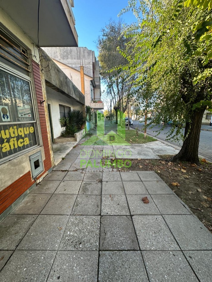 VENTA LOCAL COMERCIAL EN SANTA TERESITA SOBRE AV4