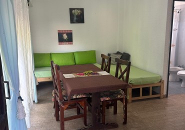 Departamento 2 Ambientes en Complejo Burriquetas · Muy Buen Estado · 4 cuadras del mar