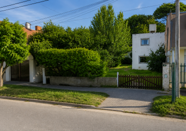 VENTA OPORTUNIDAD CASA CON TERRENO Y GAS NATURAL IDEAL DESARROLLOS