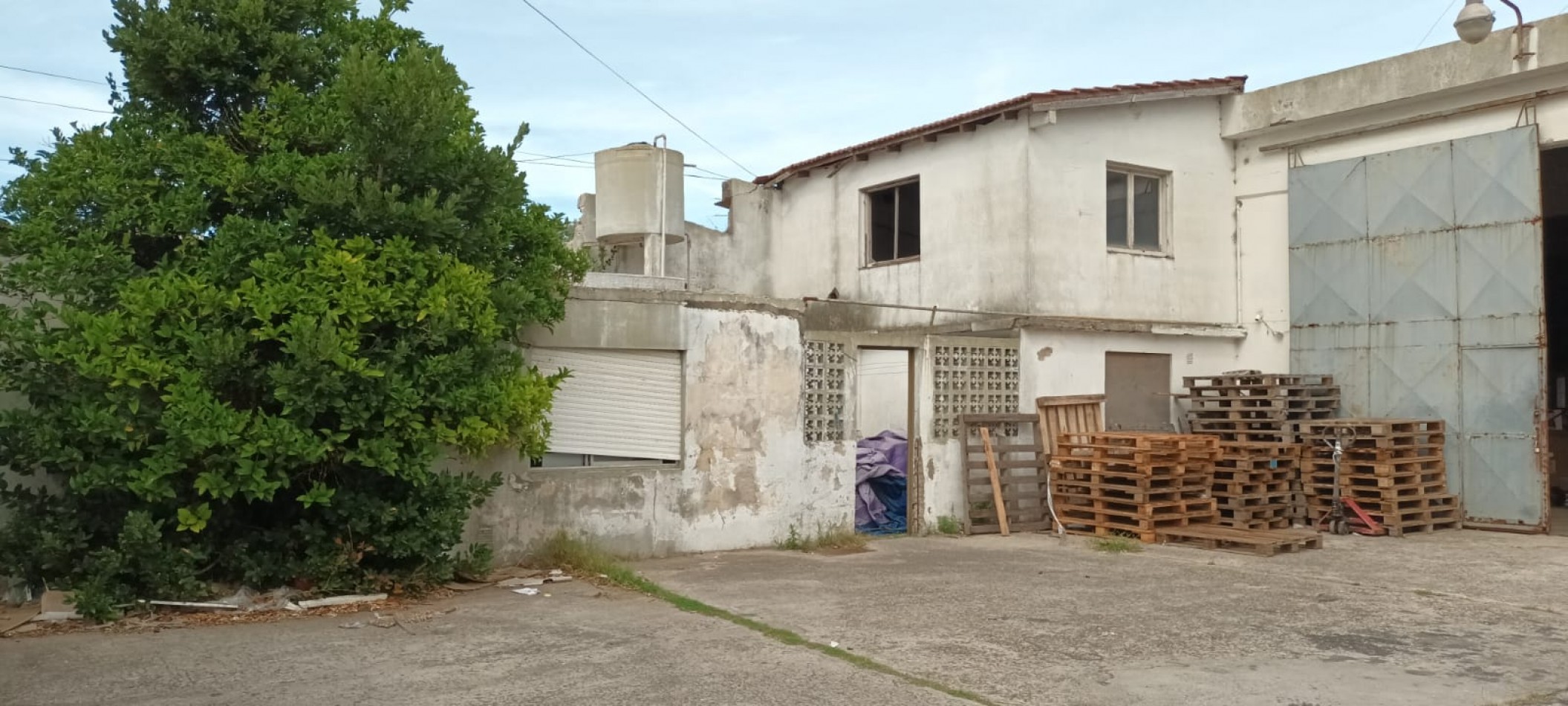 LOTE EN AVENIDA